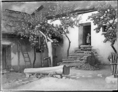 Landhaus mit Brunnen (Gorbio an der Riviera) by Carl Freiherr von Pidoll zu Quintenbach