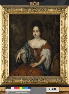 Portret van een vrouw, mogelijk Catharina Hoffer (1678-1707) Echtgenote van Adriaan Hoffer by Johannes van Haensbergen