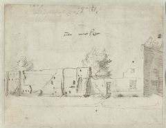 Ruïne van een muur achter een huis by Claes Jansz. Visscher II