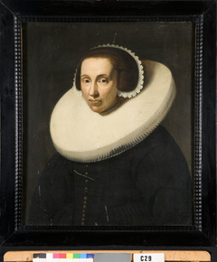 Portret van een vrouw by Anonymous