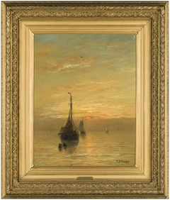 Zeegezicht met visserschepen bij ondergaande zon by Hendrik Willem Mesdag