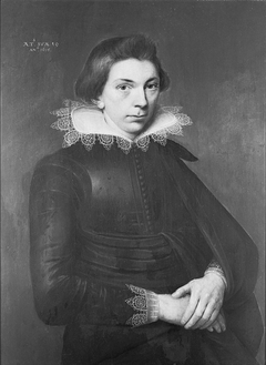 Portrait of a young man (born 1595 / 96), probably a member of the Huyssen family by Pieter de Valck